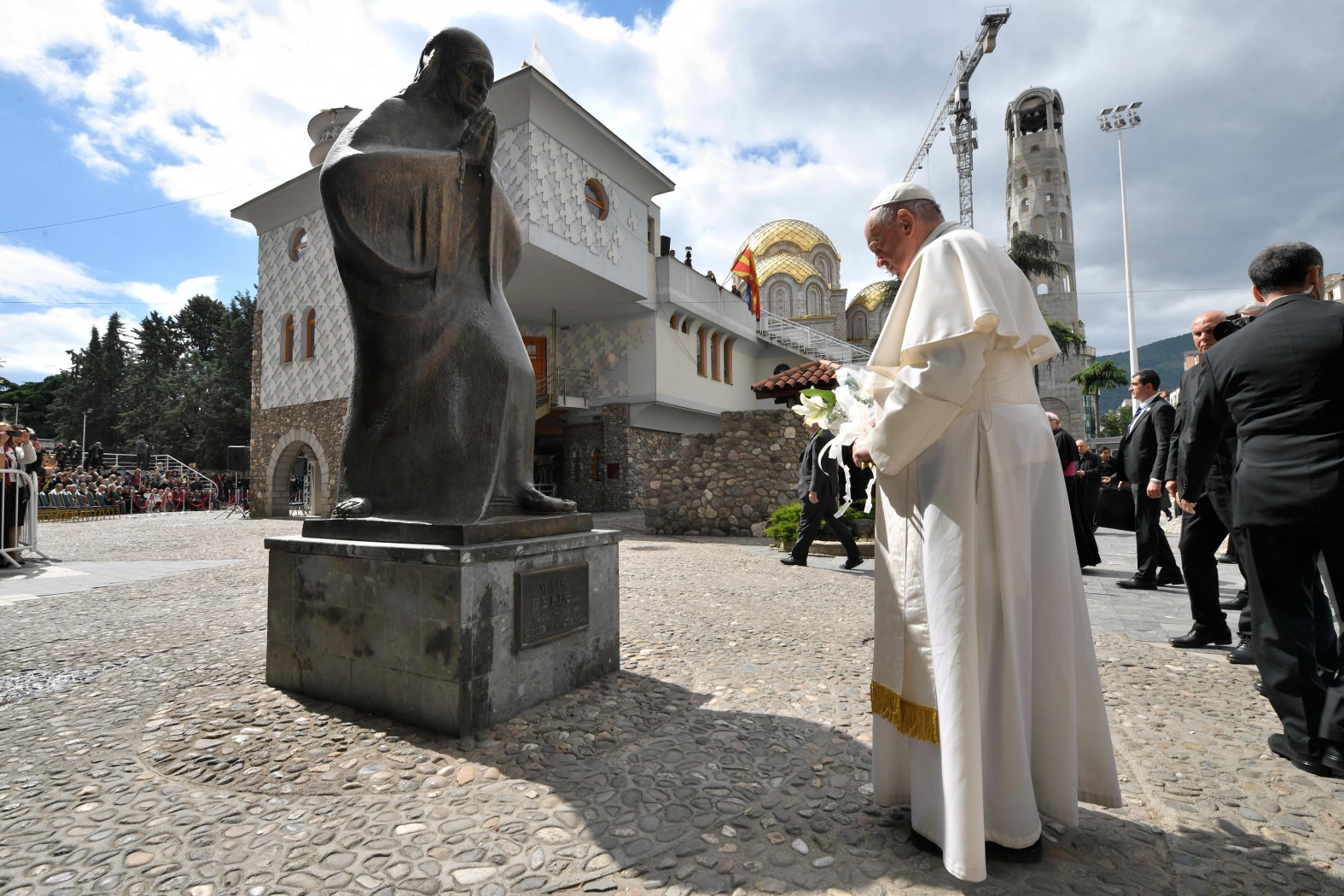 Paus Franciscus bezoekt geboorteplaats heilige Moeder Teresa