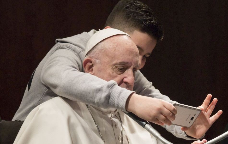 Paus Franciscus verbaast zich over jongeren
