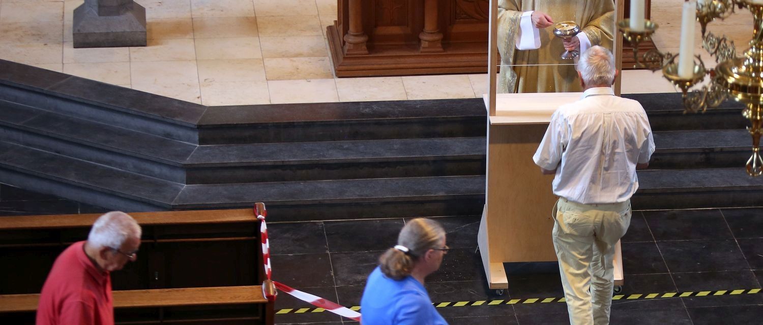 Fotoverslag Sacramentsdag: “Mensen hebben erg naar de communie verlangd”