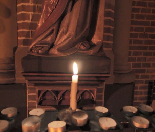 Lichtjes in de kerk bij Nightfever light