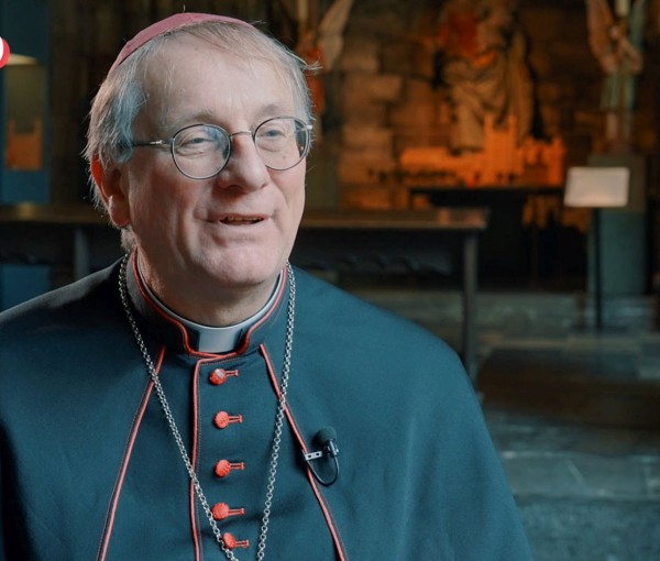 Jongeren zoeken God en gemeenschap | Bisschop Ron van den Hout