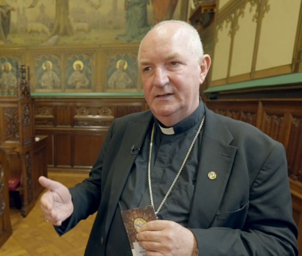 Mgr. Hoogenboom gaat naar de synode
