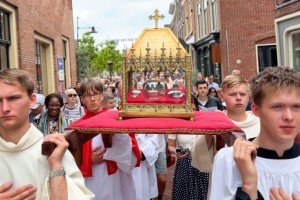 “De Kerk leeft” | 100ste Bonifatiusbedevaart in Dokkum